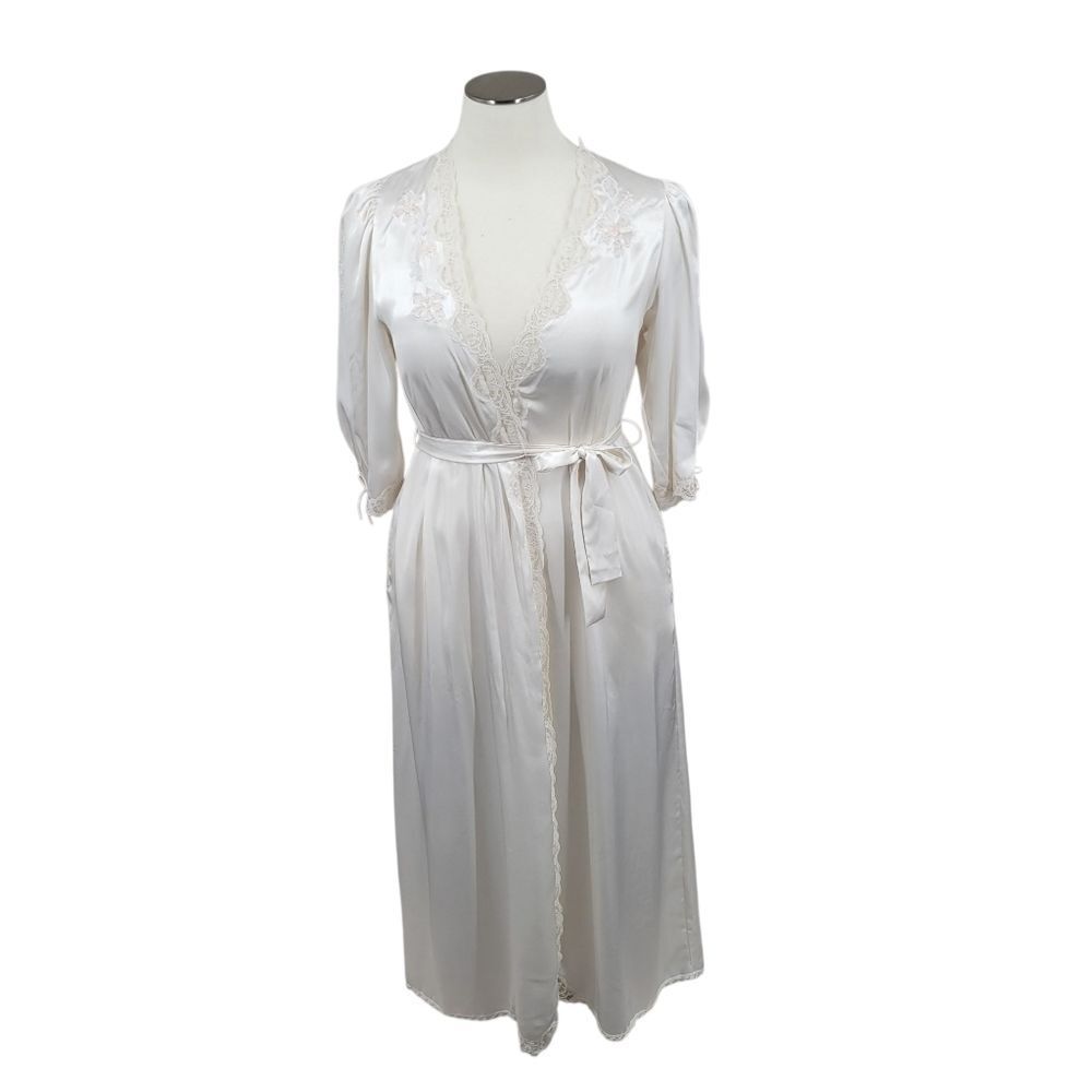 Sara Beth Vintage White Satin Floral Lace Trim Robe Coquette Girl Feminine